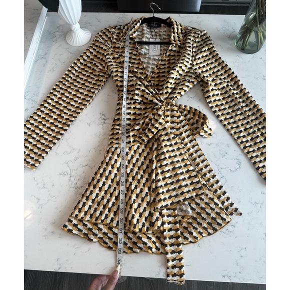 Cider Allover Print V-Neck Mini Dress - Size Large - Picture 13 of 14